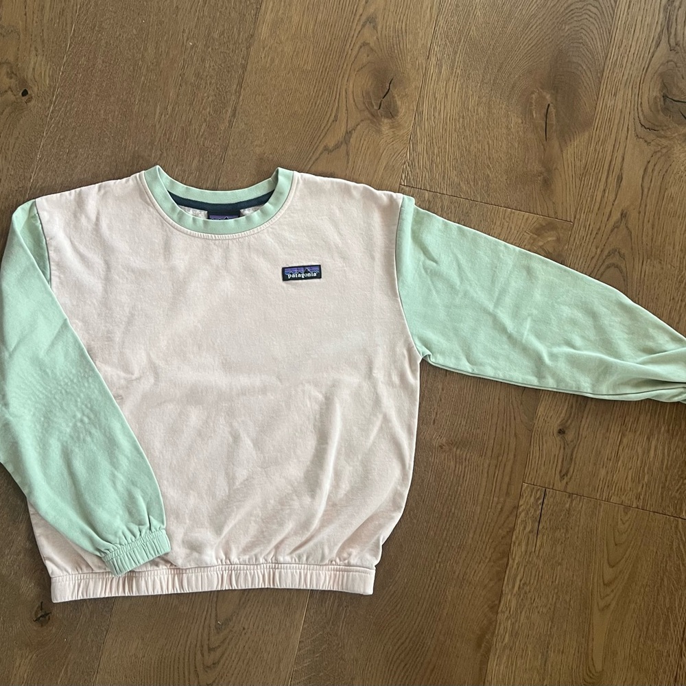 Patagonia Girls L Lightweight Crew Sweatshirt pink and mint green color block